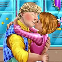play Anna And Kristoff Sweet Kissing