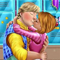 play Anna And Kristoff Sweet Kissing