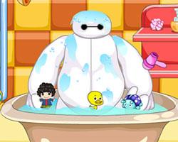 play Baymax Take A Shower