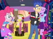 play Equestria Girls Secret Kiss