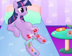 play Pregnant Twilight Sparkle Foot Doctor