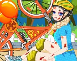 play Elsa Bicycle Accident Doctor