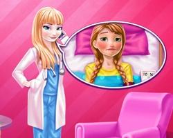 play Elsa Taking Care Of Anna