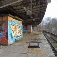 play Escape From Abandoned S Bahn Station