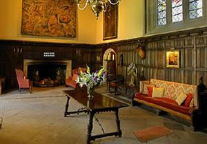 play Escape From Athelhampton House Game