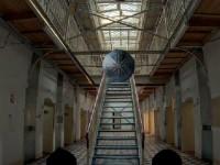 play Abandoned Ancient Prison Escape