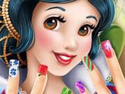 play Snow White Nails