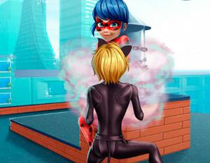 play Cat Noir Saving Ladybug