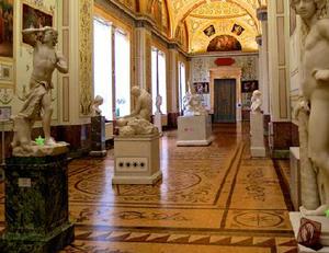 play Eight Escape From Hermitage Museum