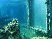 play Abandoned Underwater Escape