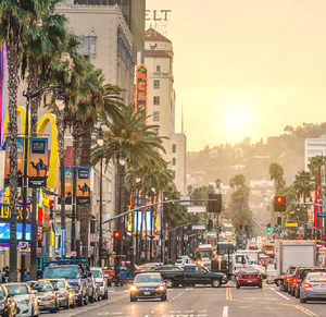 play Sneaky World Tour La