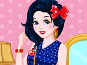 play Snow White Modern Makeover