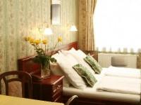 play Old Hotel Escape