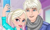 Frozen Couples Selfie Battle