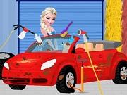 play Elsa Beetle Cleaning