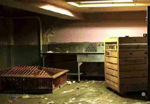 play Escape From Horrendous House Game