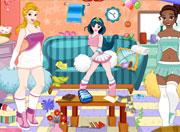 play Princess Cheerleader Room Cleaning