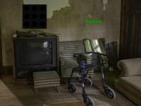 play Escape From The Damage Room