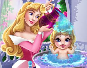 play Aurora Baby Wash
