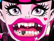 play Draculaura Bad Teeth