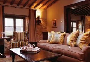play Escape From Castello Di Casole Hotel