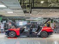 play Luxury Car Factory Escape