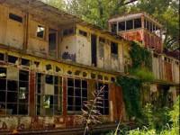 Abandoned Towboat Mamie S Barrett Escape