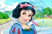 play Snow White Makeover Salon