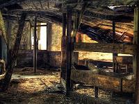 play Abandoned Ancient Barn Escape