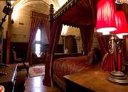 play Warwick Castle Escape