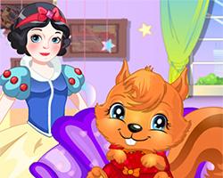 play Snow White Care Squirrel