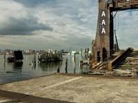 play Abandoned Port Escape