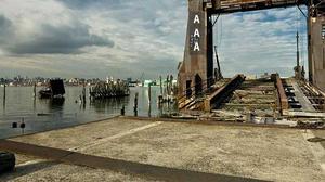 play Abandoned Port Escape