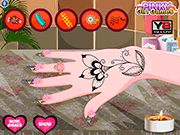 play Elsa Selfie Nail Design Game