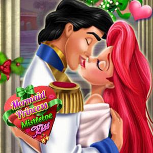 play Mermaid Princess Mistletoe Kiss