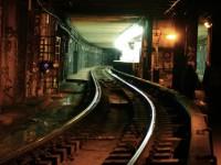 play Escape From Train Subway Tunnel