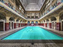 play Escape Abandoned Pool