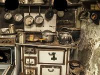 play Abandoned Kitchen Escape