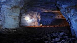 play Luobi Cave Escape
