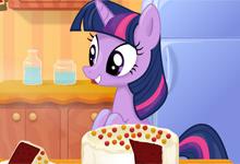 Twilight Sparkle Cooking Red Velvet Cake