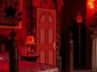 play Dracula Haunted House Escape