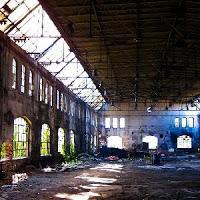 play Abandoned Warehouse Escape