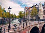 play Sneaky World Tour Amsterdam