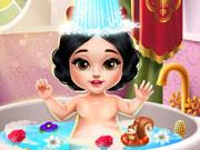 play Snow White Baby Bath