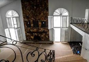 play Escape From Abondoned Mansion In Southington