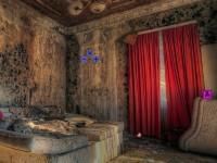 play Can You Escape Mystique Door