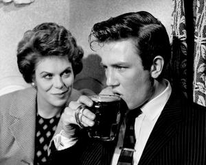 play Arthur Seaton'S Saturday Night Out