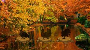 play Thanksgiving Labyrinth Escape
