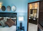 play Sneaky Escape Black