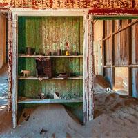 play Escape-From-Kolmonskop-At-Namib-Desert